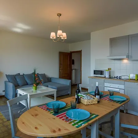 Gisazio Sleeps 4 Apartment Perledo