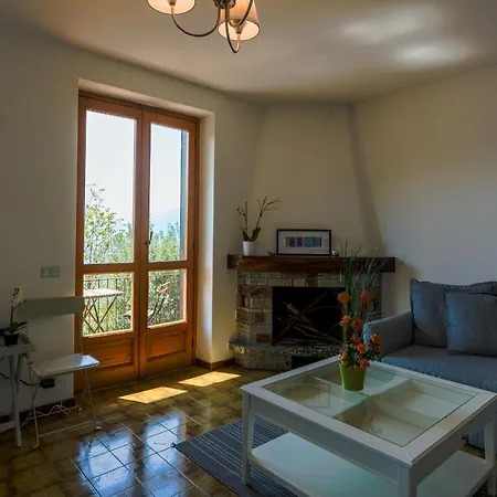 Apartment Gisazio Sleeps 4 *